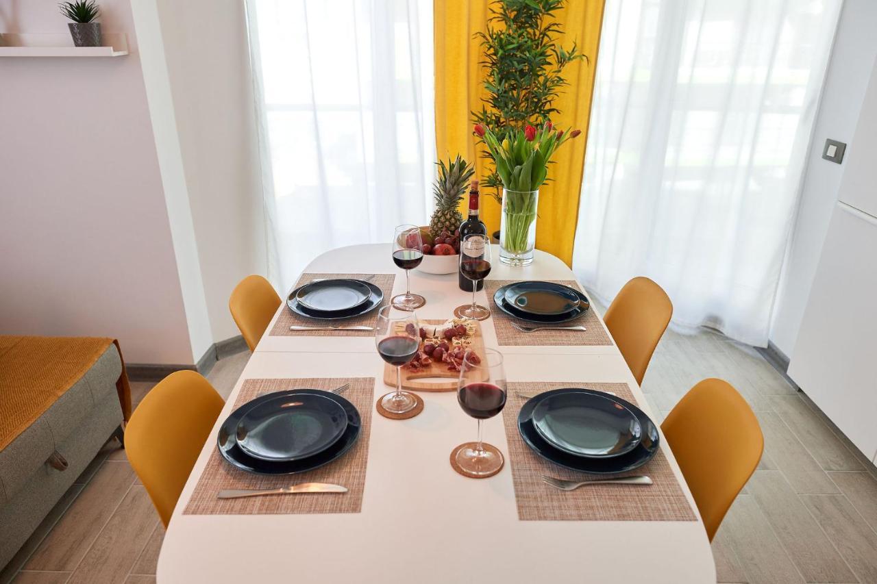 Fineloft Sea View Apartment-Spa N Pools Beach Resort Navodari Ngoại thất bức ảnh